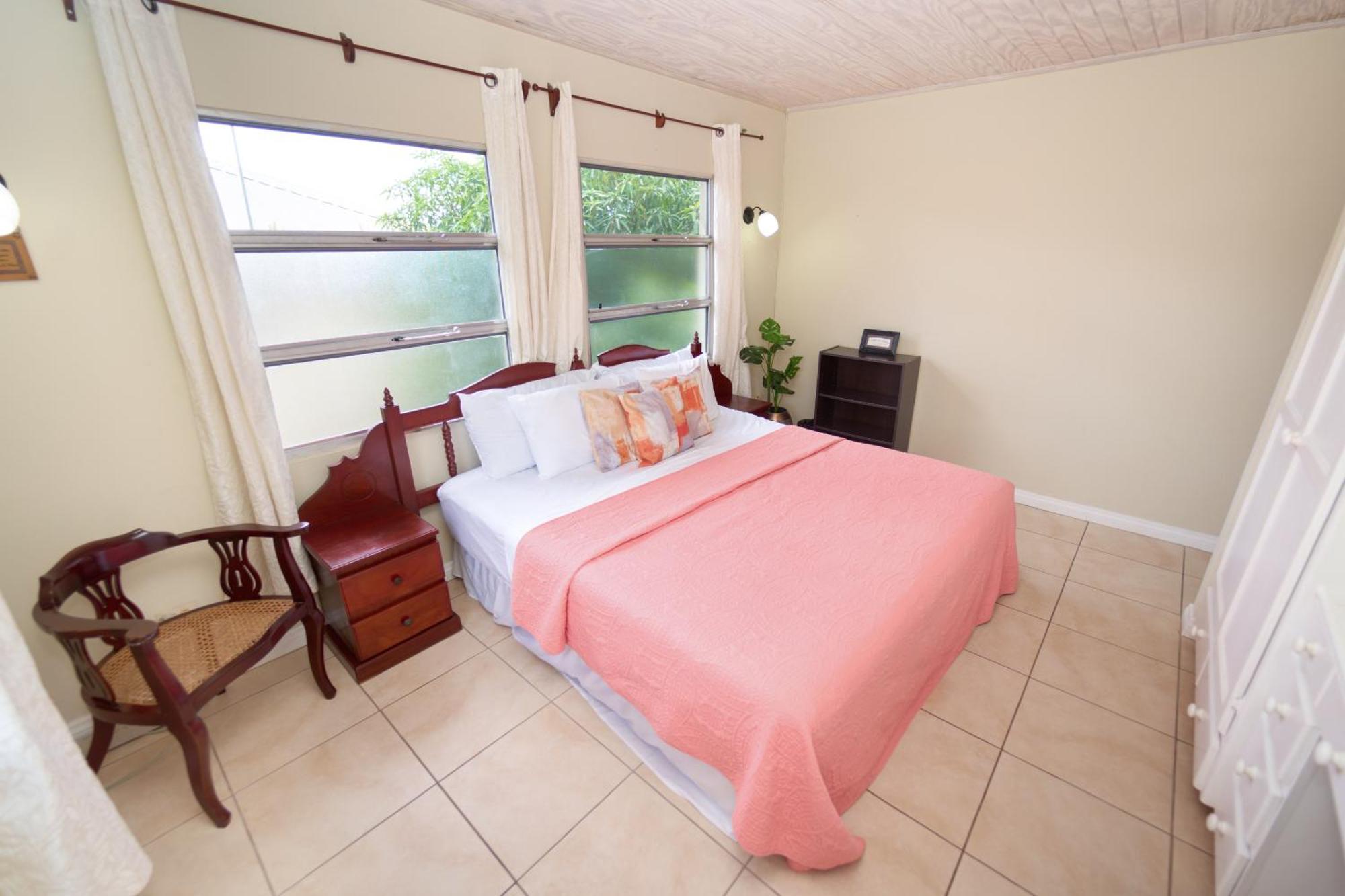 Spacious 3-Bedroom Home - Regency Park Bridgetown Exterior foto